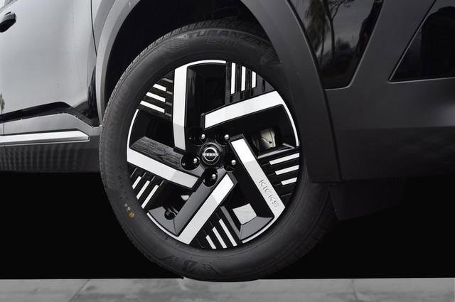 New 2026 Nissan Kicks SV image 3