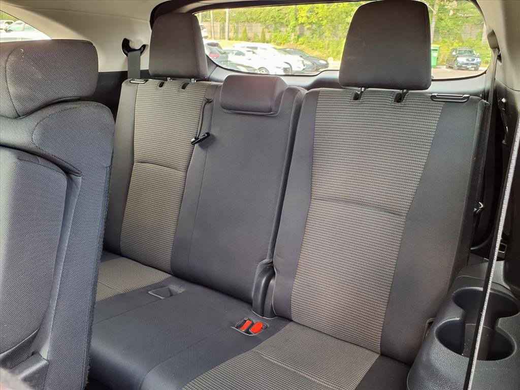 Used 2023 Toyota Highlander L image 11