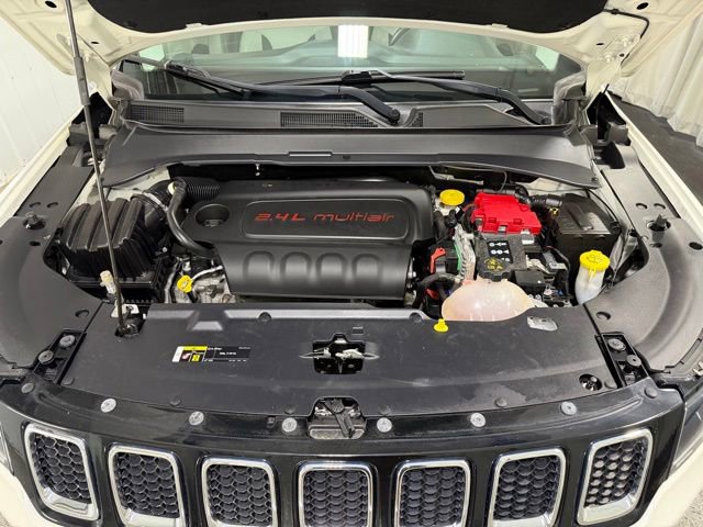Used 2019 Jeep Compass Latitude w/ Cold Weather Group AWD/4WD image 24
