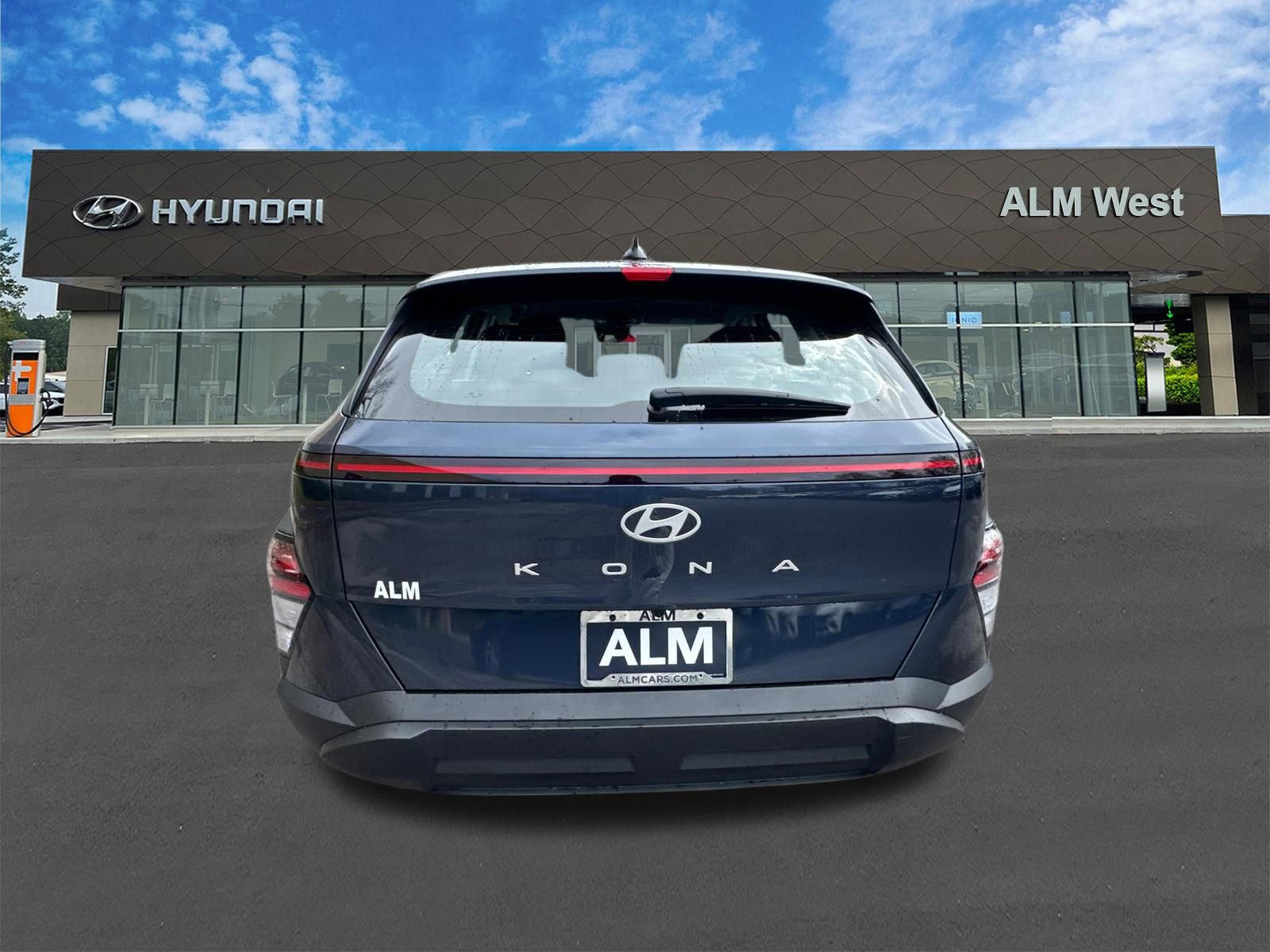 Used 2025 Hyundai Kona SE image 6