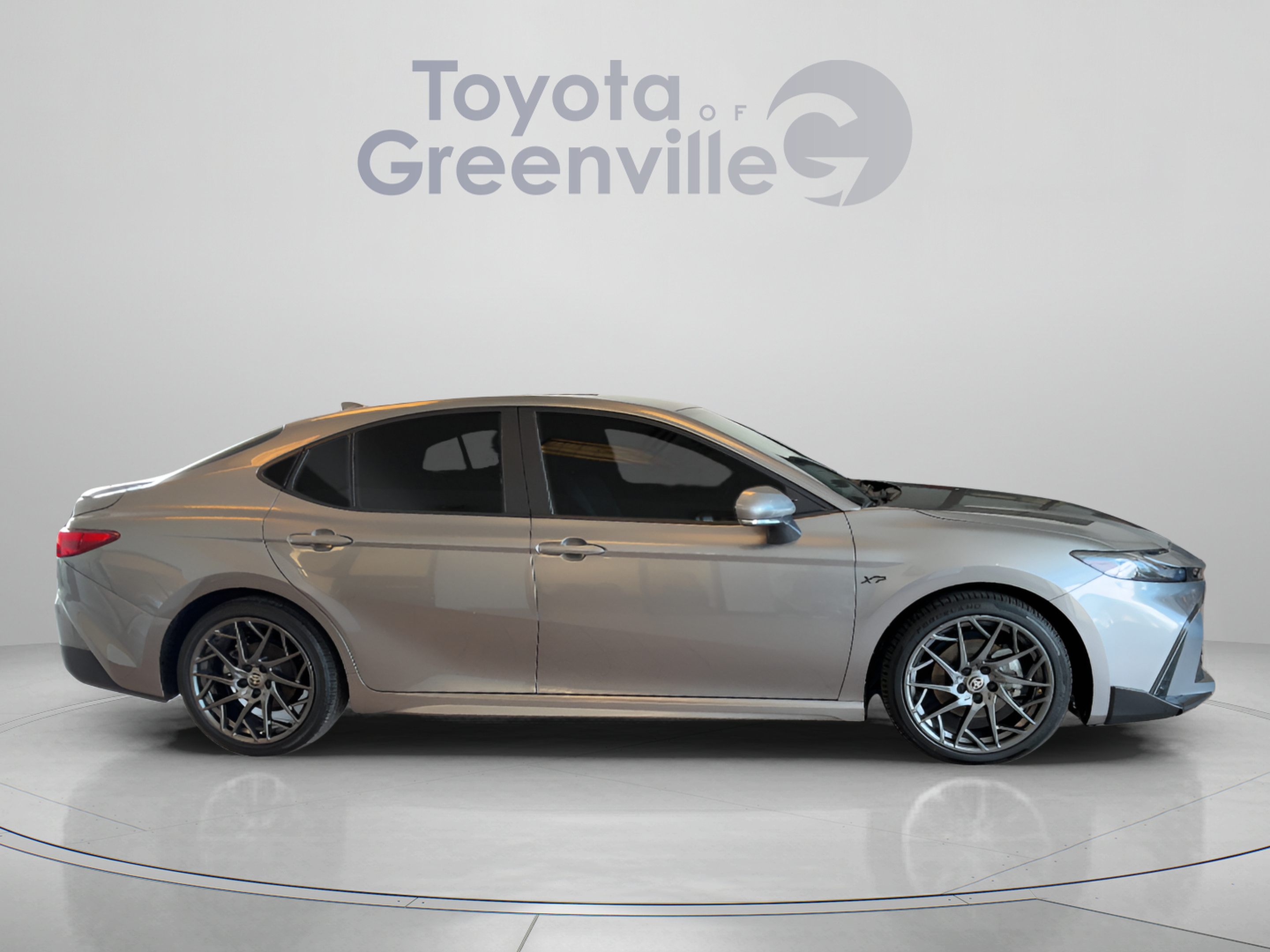 Used 2025 Toyota Camry SE w/ Convenience Package FWD image 7