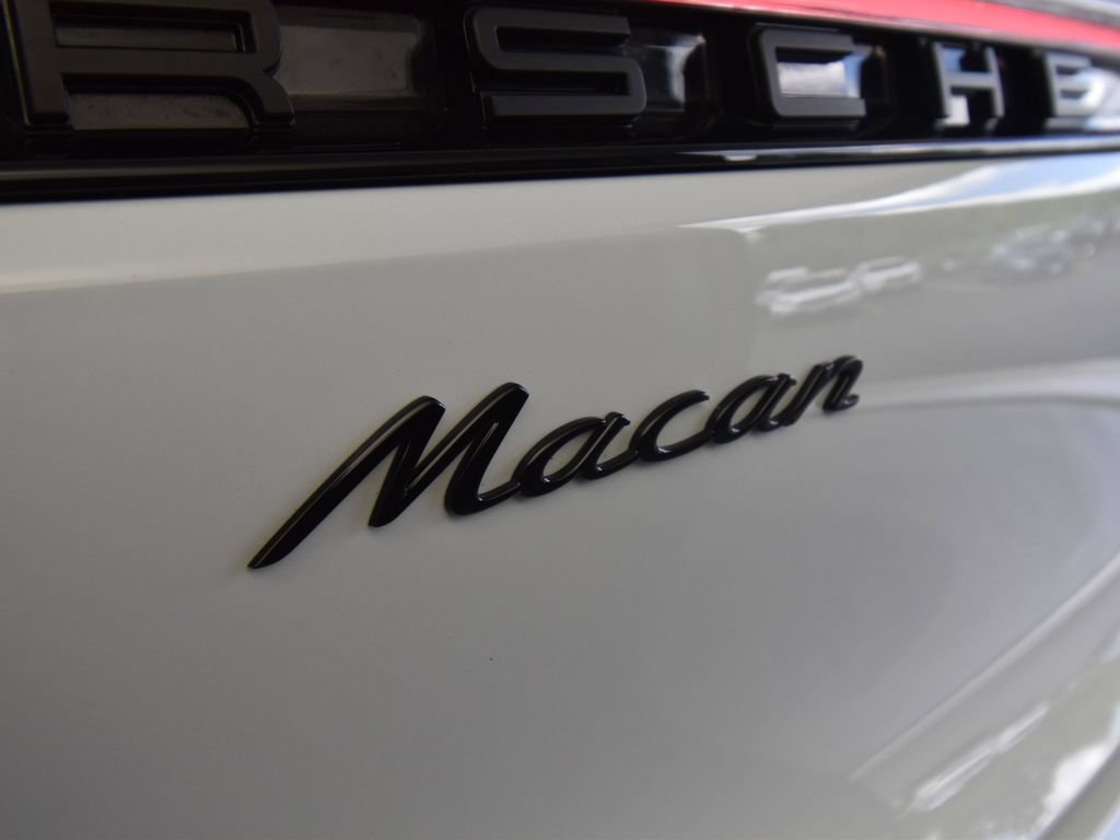 Used 2025 Porsche Macan AWD/4WD image 44