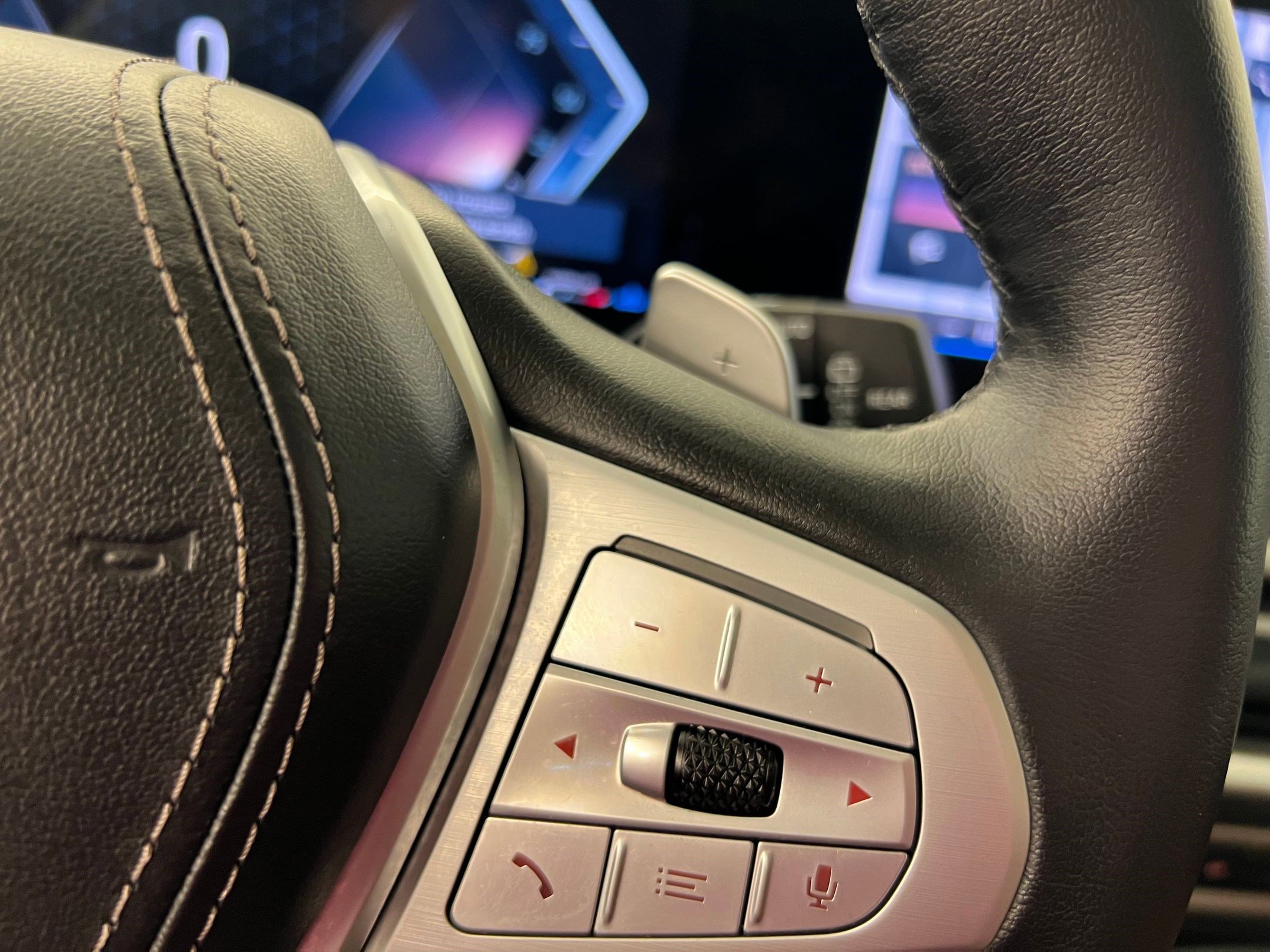 Used 2025 BMW X7 xDrive40i image 27