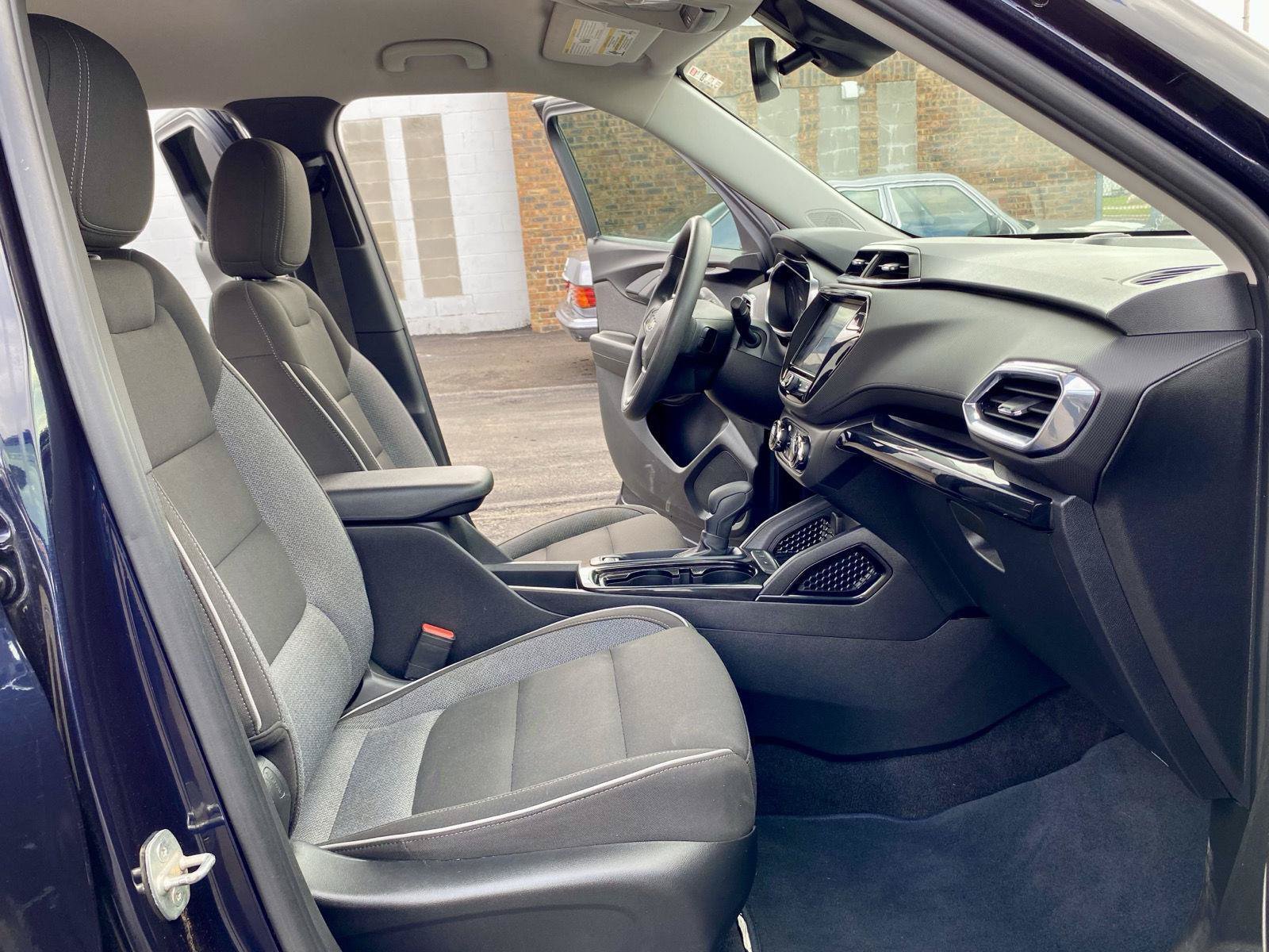 Used 2021 Chevrolet TrailBlazer LT w/ Convenience Package FWD image 19