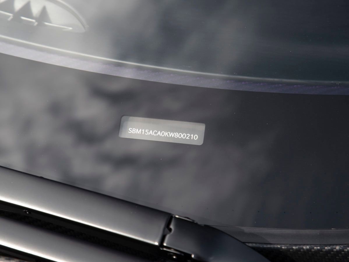 Used 2019 McLaren Senna RWD image 32