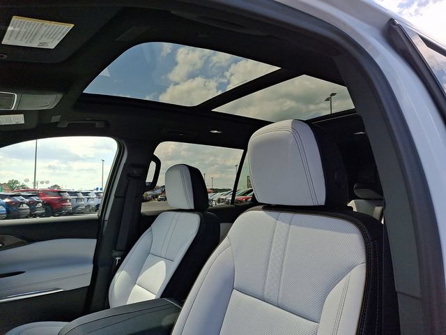 New 2026 Chevrolet Traverse High Country w/ LPO, Floor Liner Package FWD image 11