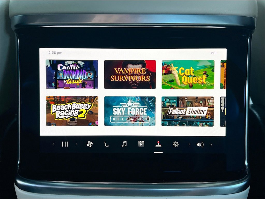 Used 2022 Tesla Model S image 24