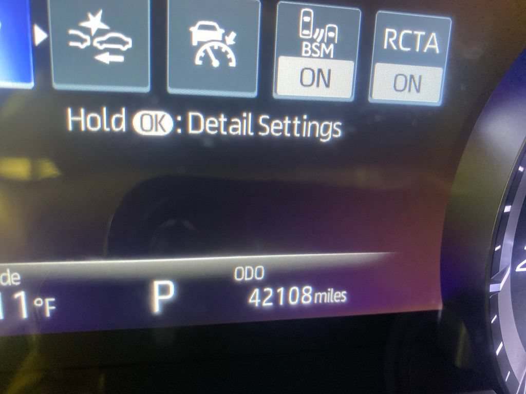 Used 2024 Toyota Highlander XLE FWD image 13