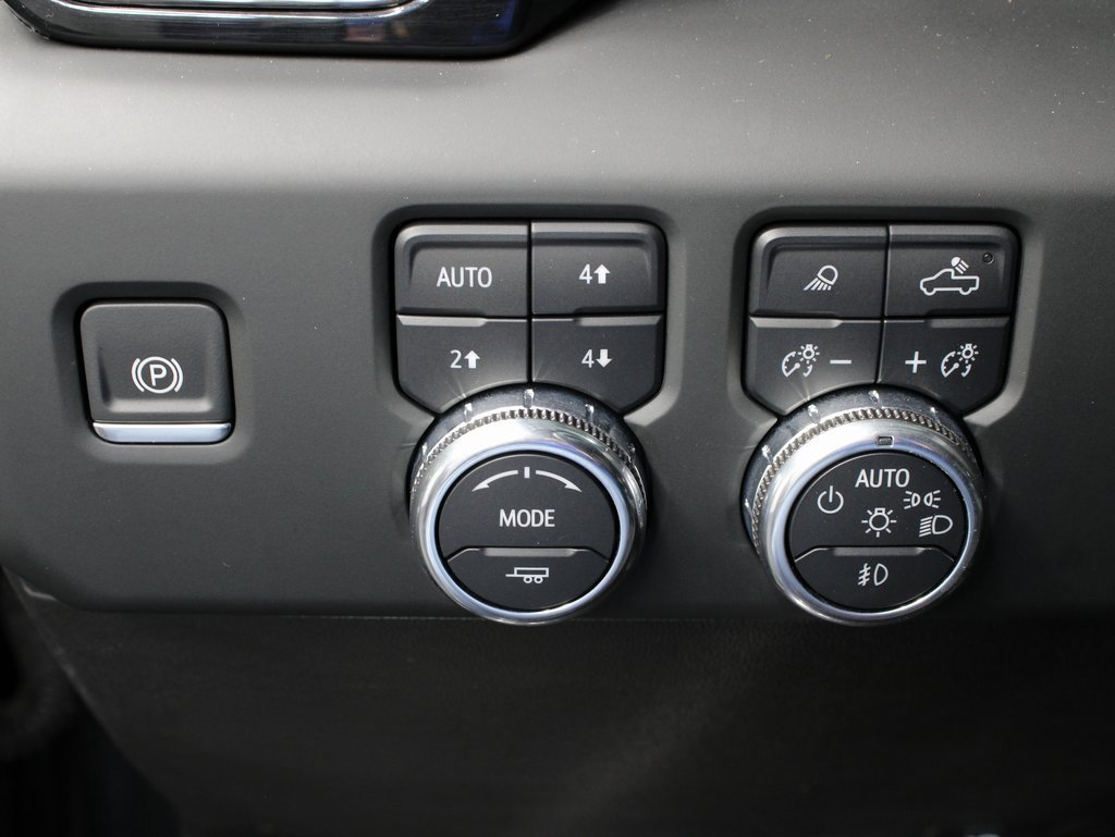 Used 2024 GMC Sierra 2500 AT4 image 58