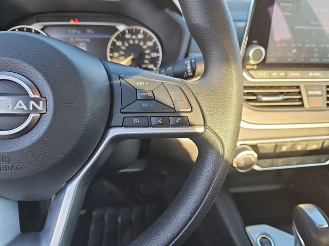 Used 2025 Nissan Altima 2.5 SV image 15