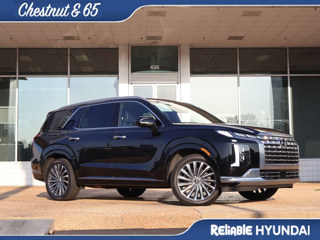 Used 2024 Hyundai Palisade Calligraphy FWD image 2