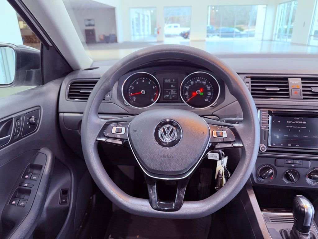 Used 2016 Volkswagen Jetta S image 16