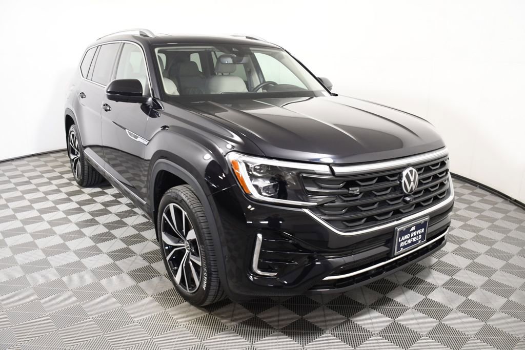 Used 2025 Volkswagen Atlas SEL Premium R-Line image 9