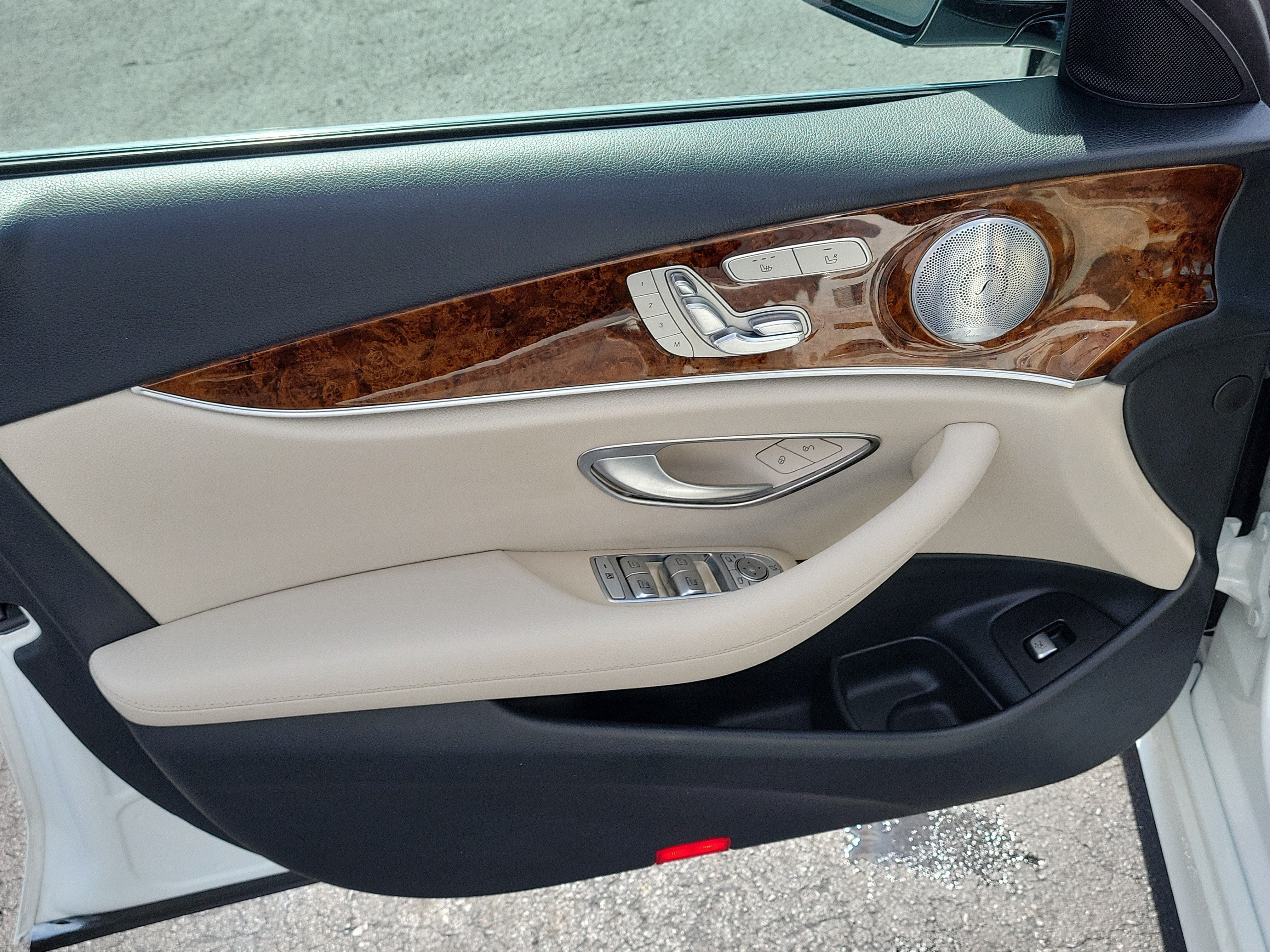 Used 2018 Mercedes-Benz E 300 image 17
