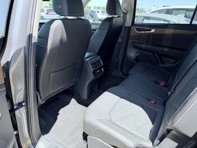 Used 2025 Volkswagen Atlas SE AWD/4WD image 21