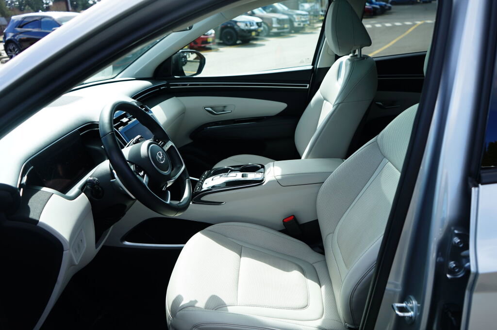 Certified 2023 Hyundai Tucson Limited AWD/4WD image 16