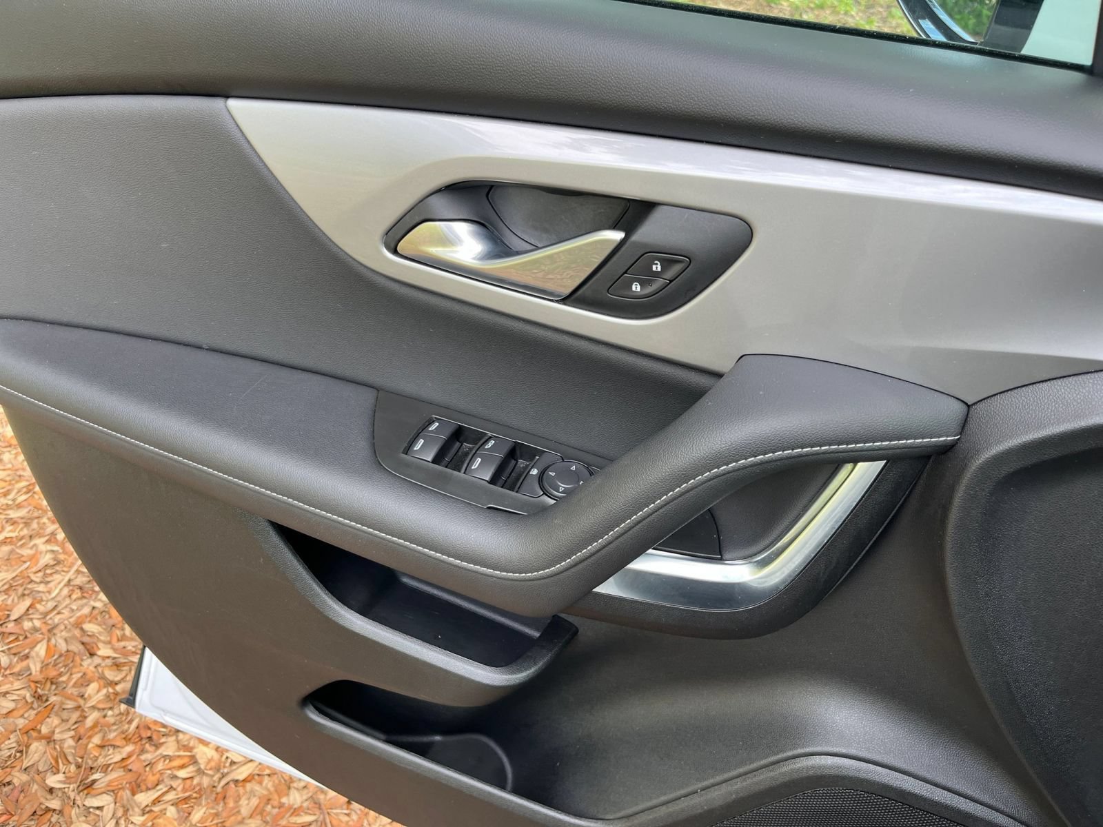 Used 2026 Chevrolet Blazer LT FWD image 18