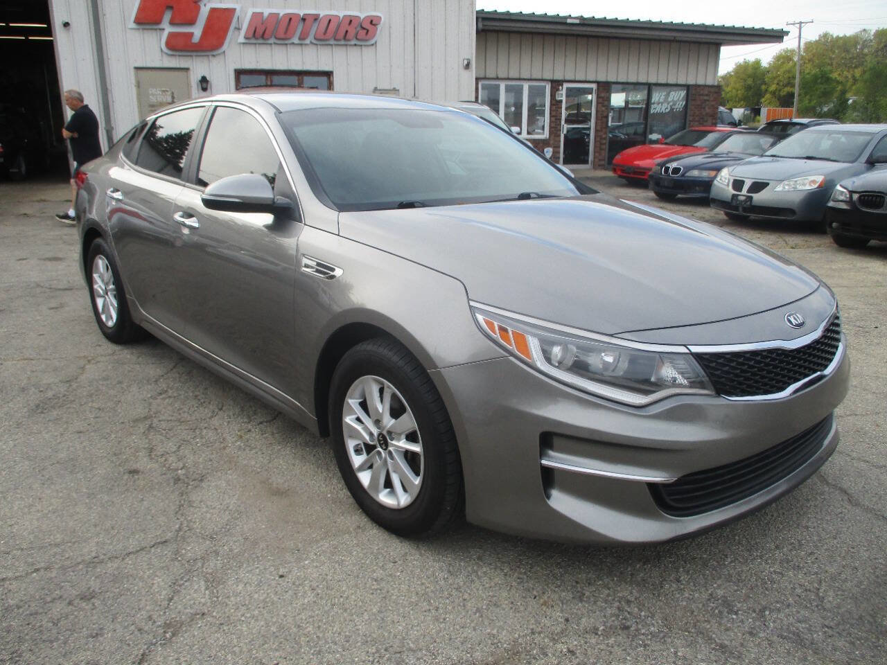 Used 2017 Kia Optima LX image 4