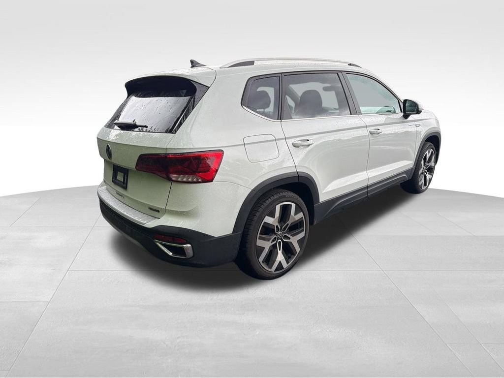 Certified 2023 Volkswagen Taos SEL AWD/4WD image 4