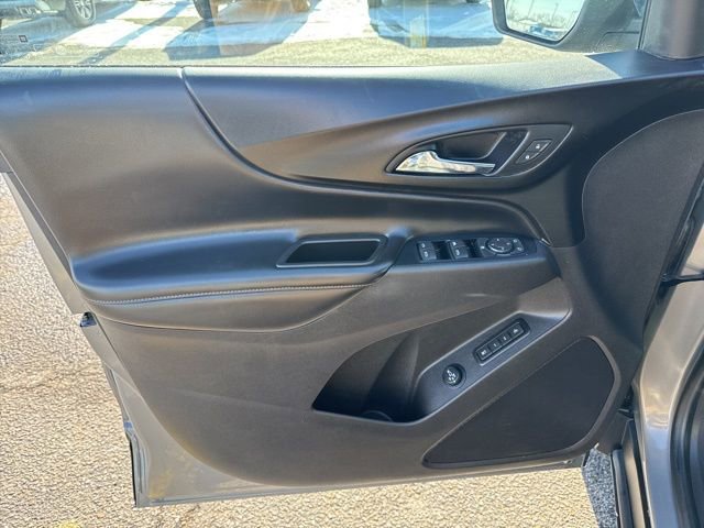 Used 2018 Chevrolet Equinox Premier image 10