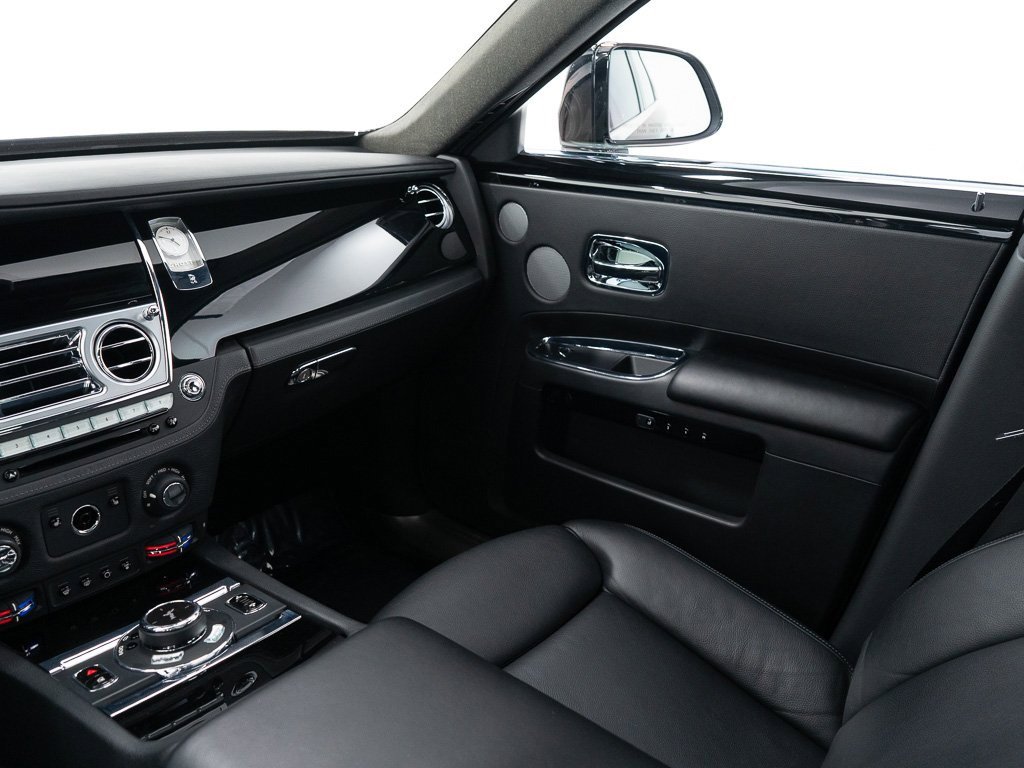 Certified 2017 Rolls-Royce Ghost image 31