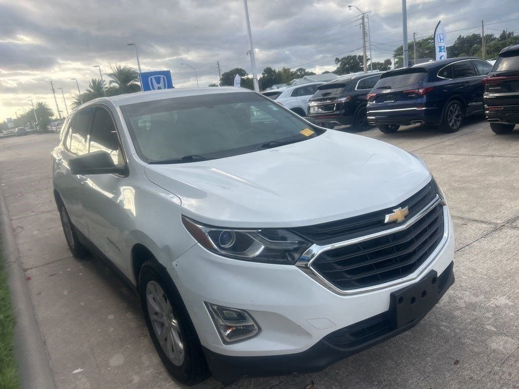 Used 2018 Chevrolet Equinox LS image 3