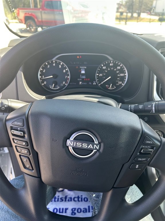 Used 2025 Nissan Frontier SV AWD/4WD image 13
