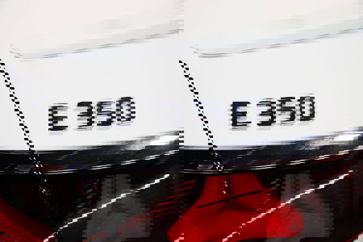 Used 2025 Mercedes-Benz E 350 4MATIC Sedan image 11