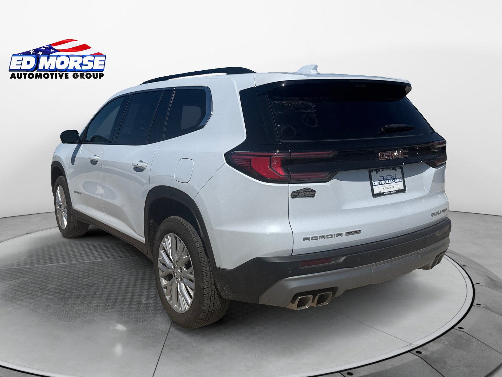 Certified 2026 GMC Acadia Elevation w/ Elevation Premium Package AWD/4WD image 3