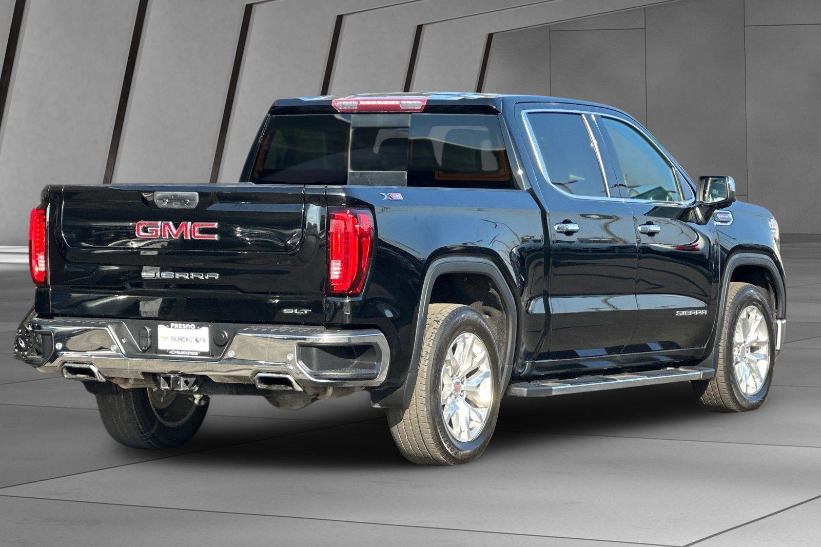 Used 2019 GMC Sierra 1500 SLT w/ SLT Premium Plus Package image 4