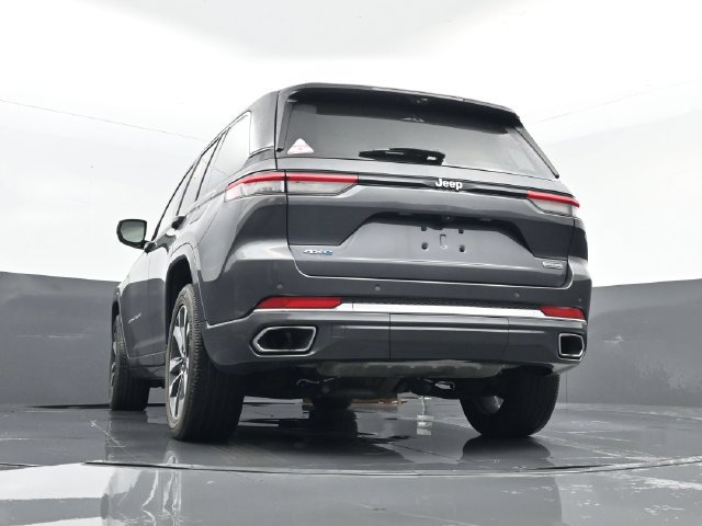 Used 2022 Jeep Grand Cherokee Overland w/ Luxury Tech Group IV AWD/4WD image 27