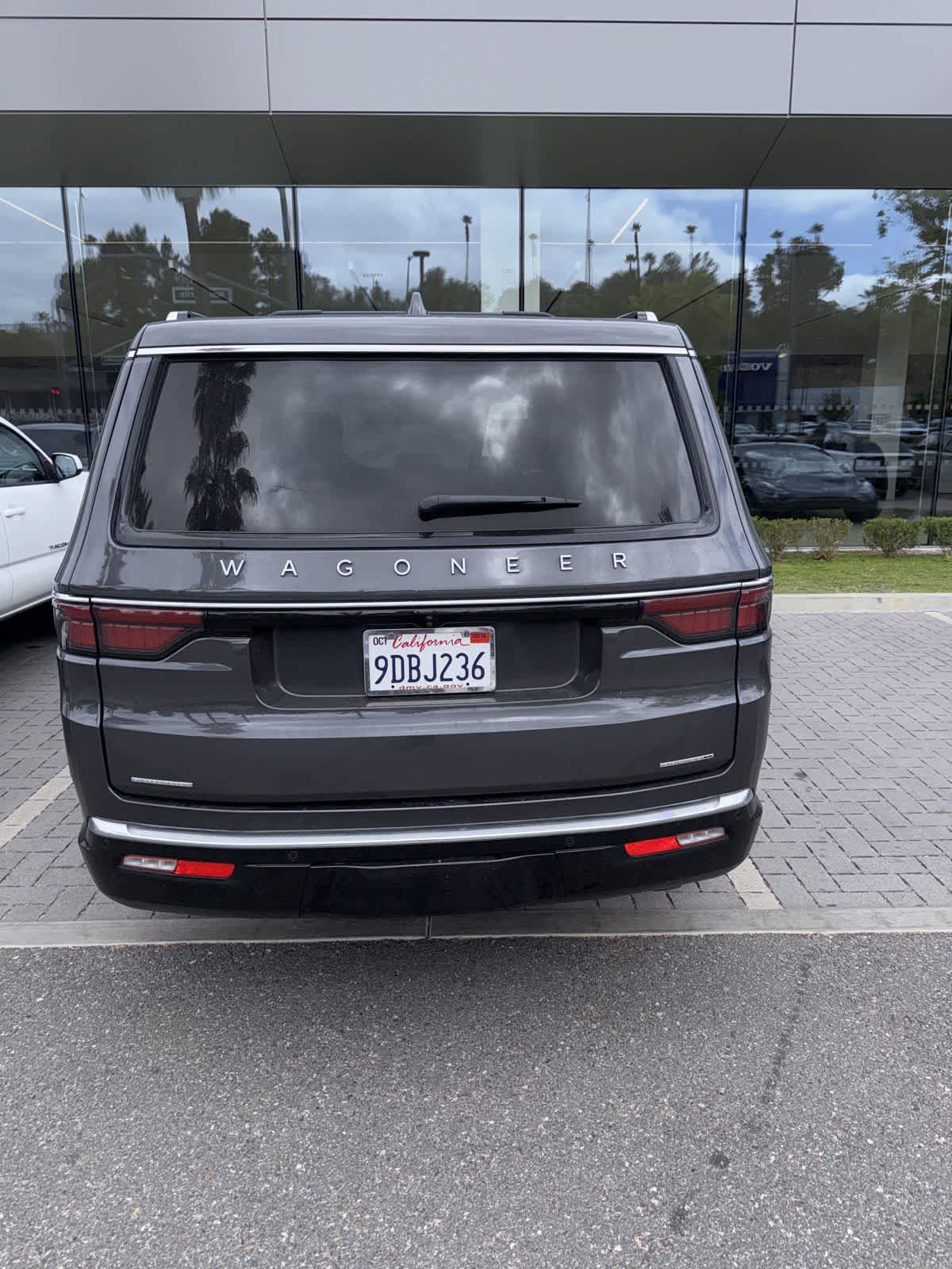 Used 2022 Jeep Wagoneer Series II AWD/4WD image 3