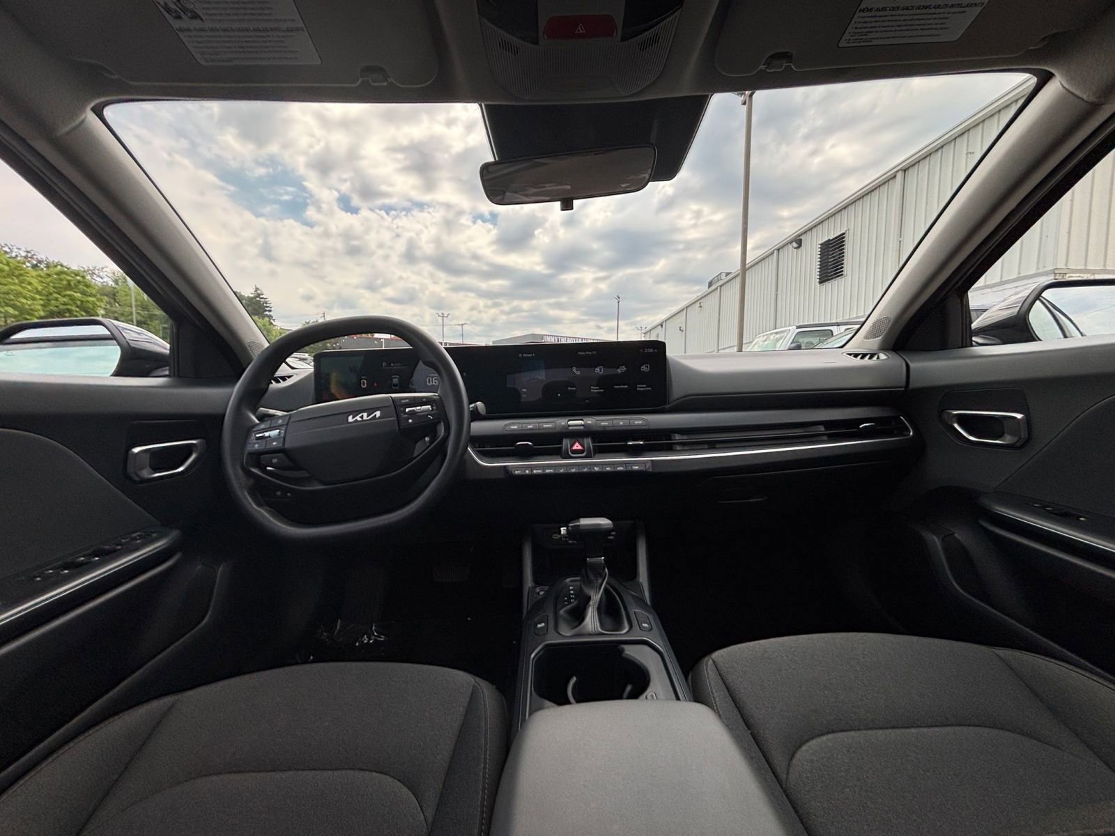 Used 2025 Kia K4 FWD image 31