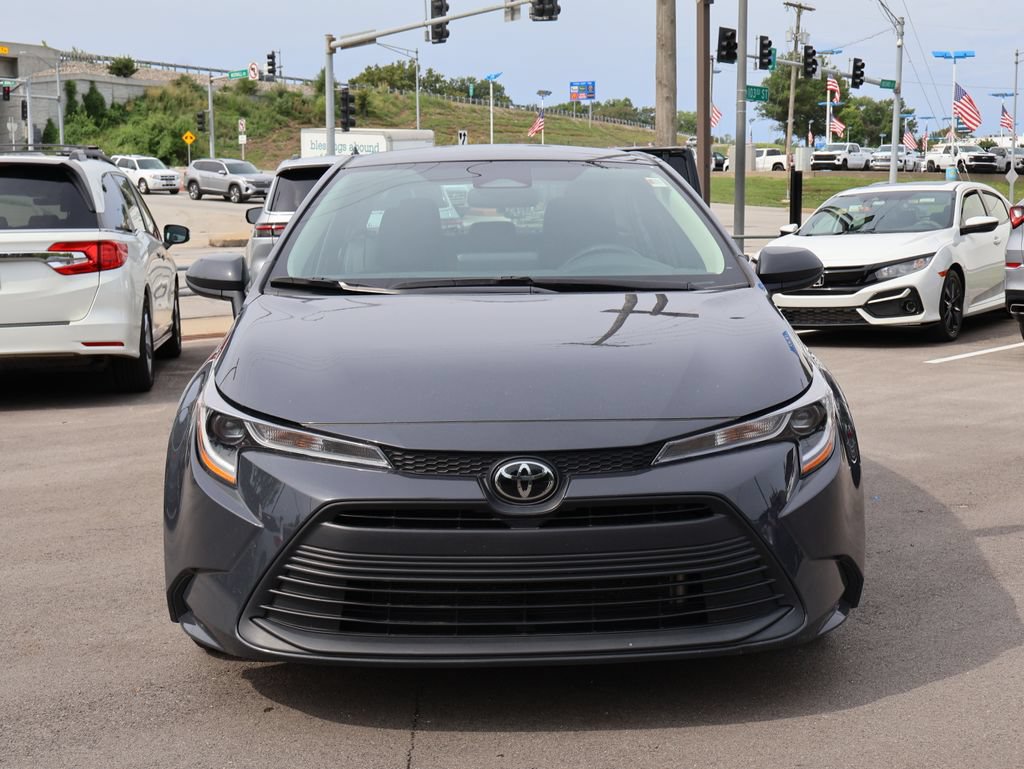 Used 2024 Toyota Corolla LE FWD image 2