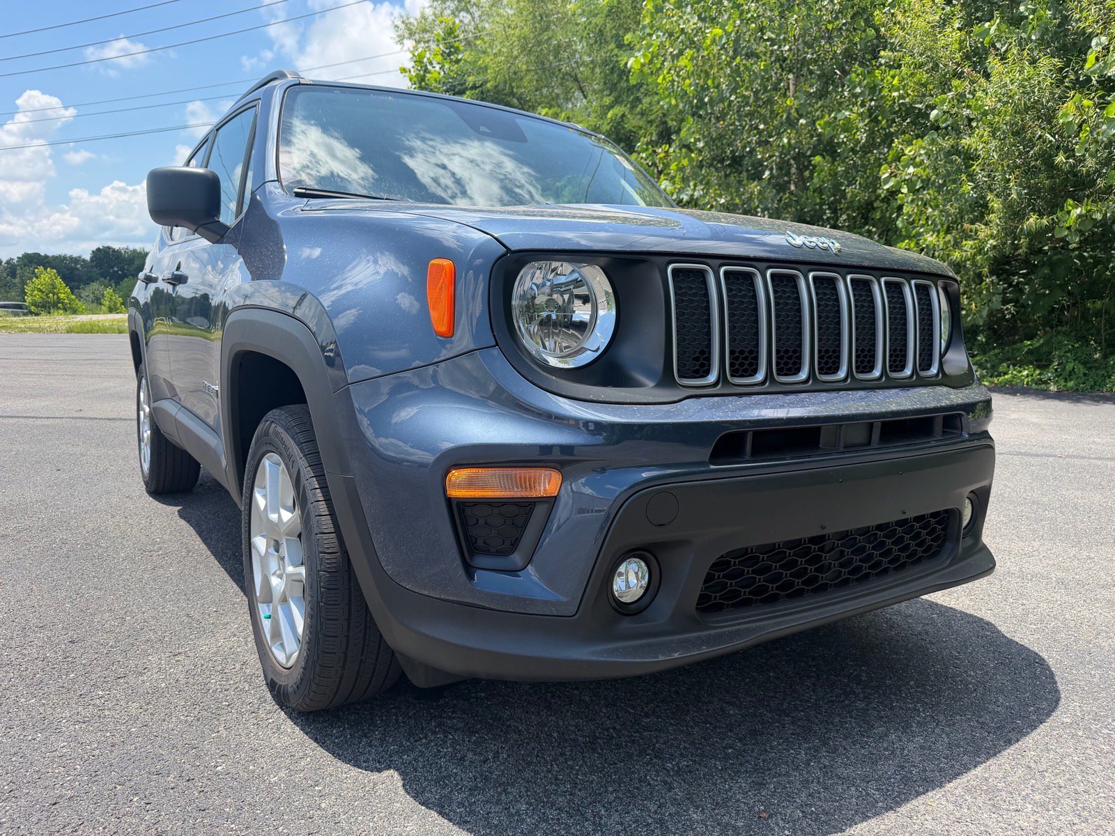 Used 2022 Jeep Renegade Latitude AWD/4WD image 4