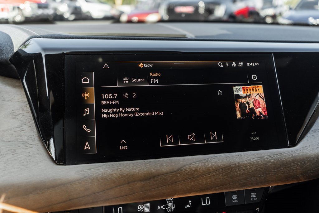 Used 2022 Audi e-tron GT Premium Plus image 18