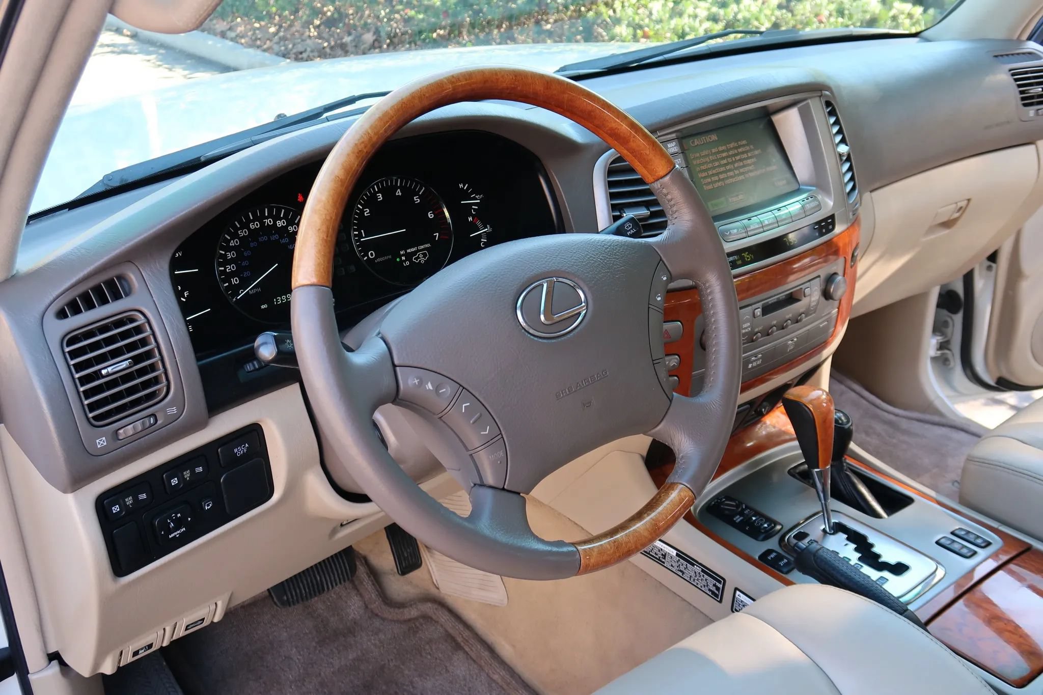 Used 2005 Lexus LX 470 4WD image 11
