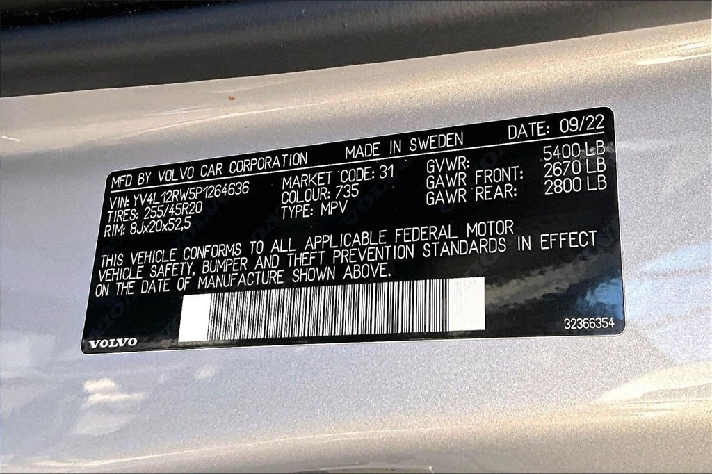 Certified 2023 Volvo XC60 B5 Plus w/ Climate Package image 18