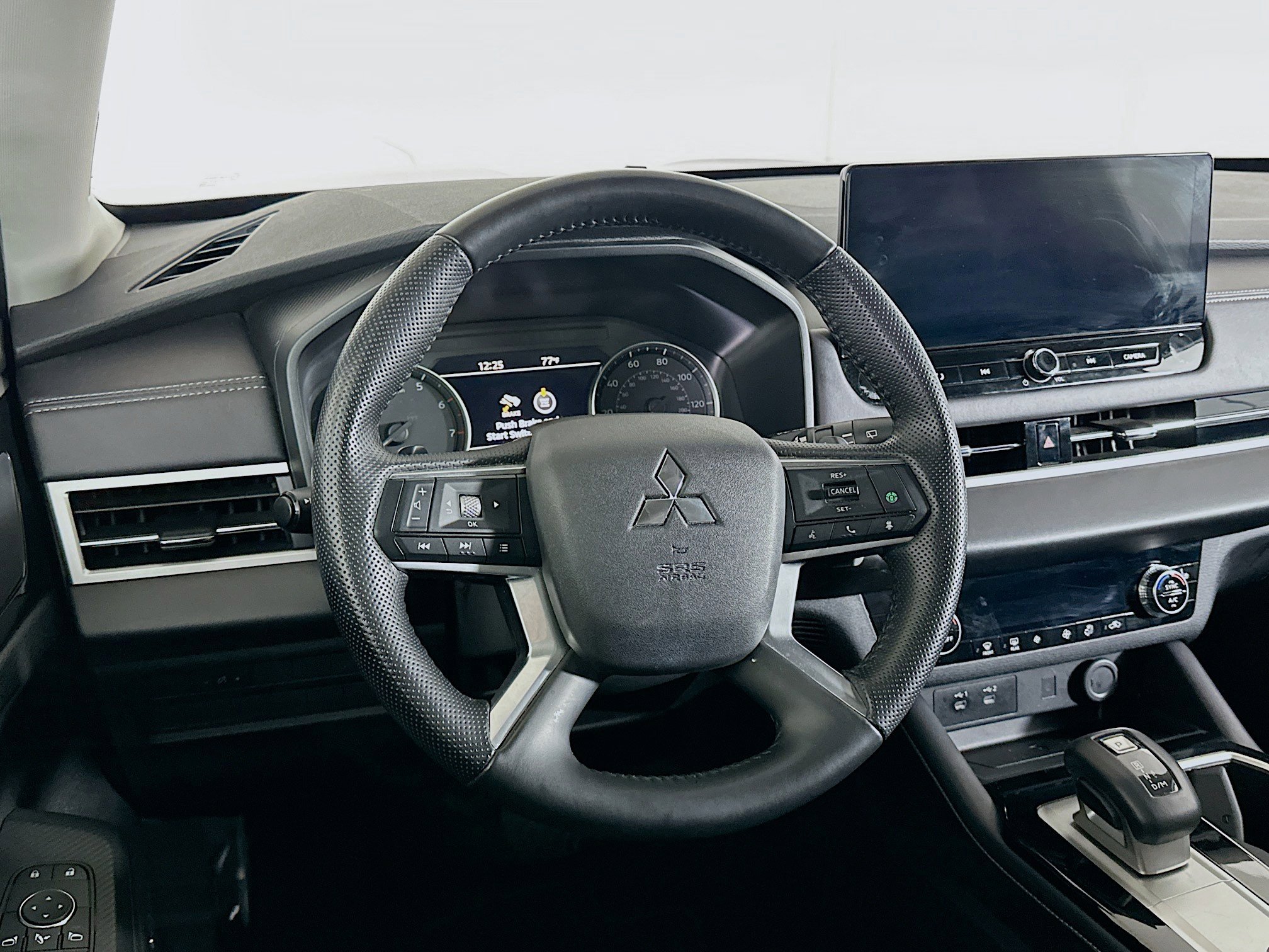 Used 2025 Mitsubishi Outlander SE FWD image 18