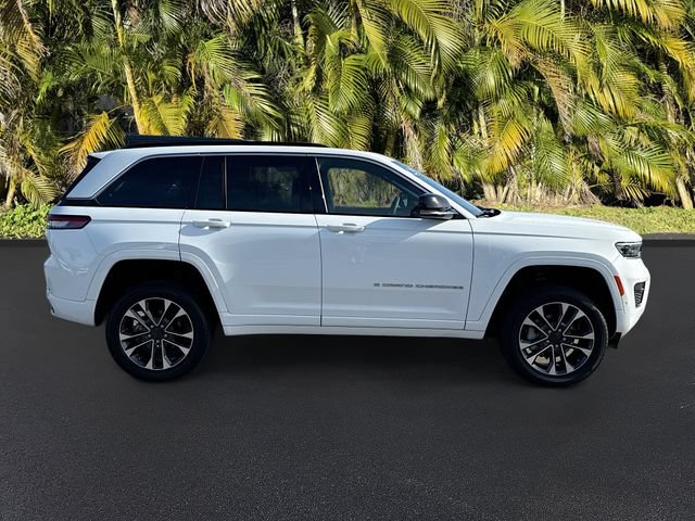 Used 2025 Jeep Grand Cherokee Overland AWD/4WD image 4