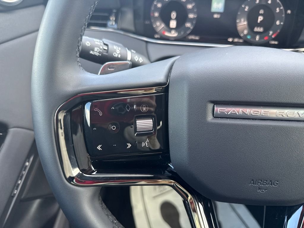 Used 2025 Land Rover Range Rover Evoque Dynamic SE image 23