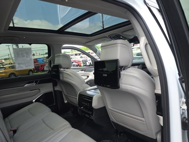 Used 2024 Jeep Wagoneer Series III w/ Premium Group I AWD/4WD image 53