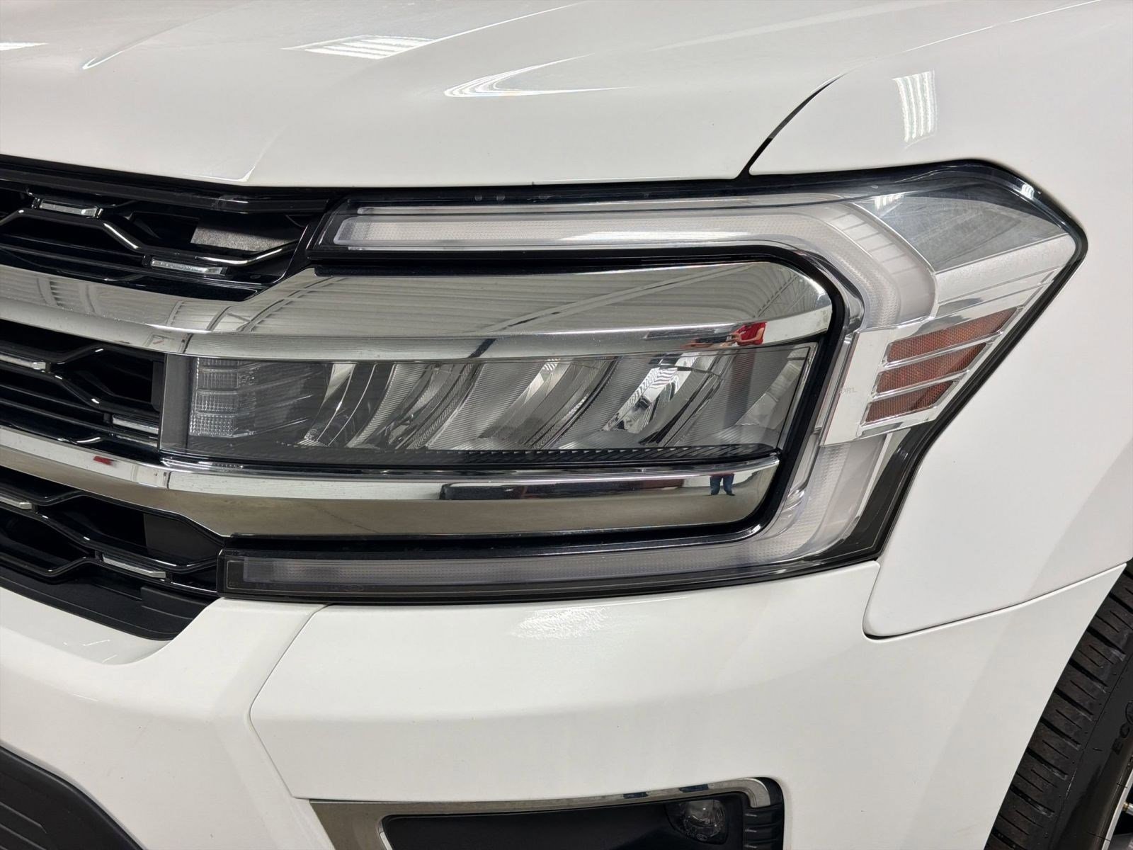 Used 2023 Ford Expedition Max Limited image 7