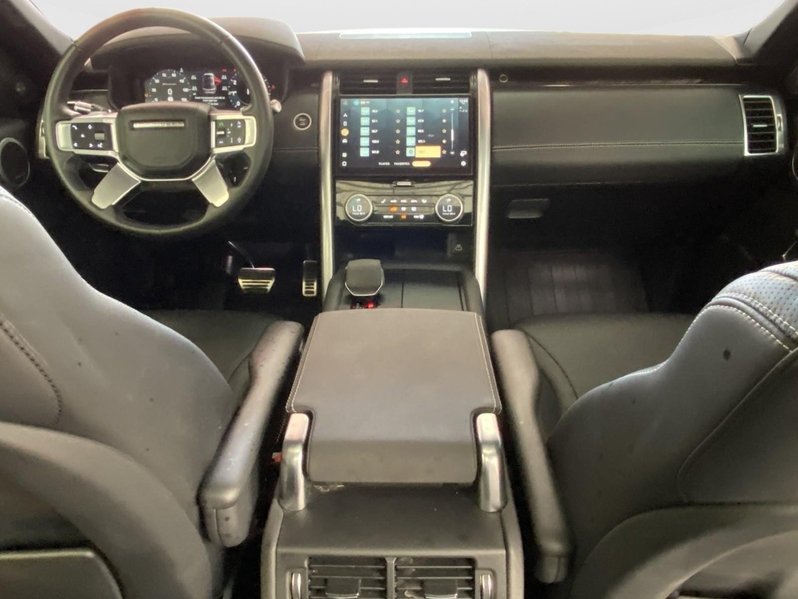 Used 2021 Land Rover Discovery HSE R-Dynamic AWD/4WD image 16