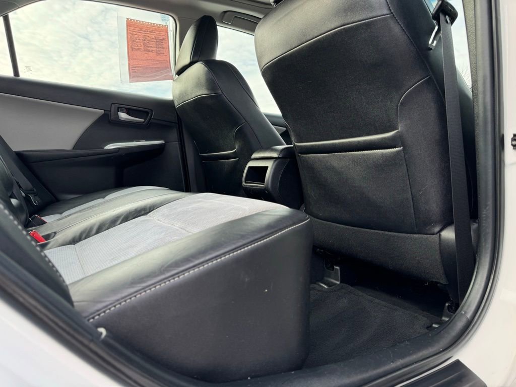 Used 2012 Toyota Camry SE w/ Leather Pkg image 28