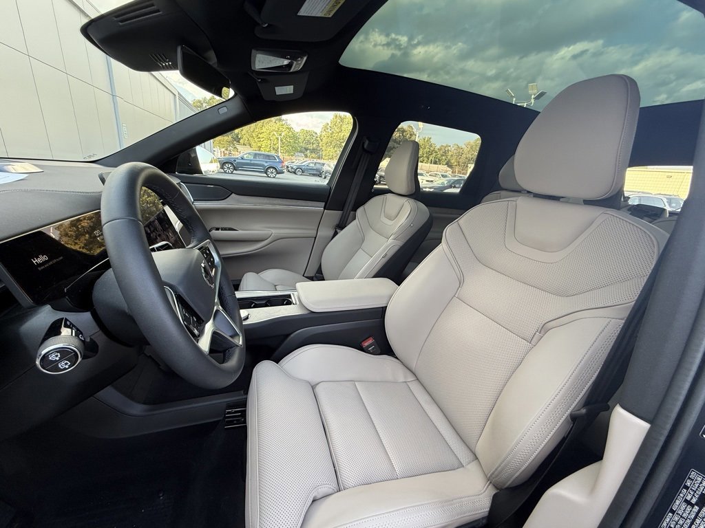 Used 2025 Volvo EX90 Ultra image 4