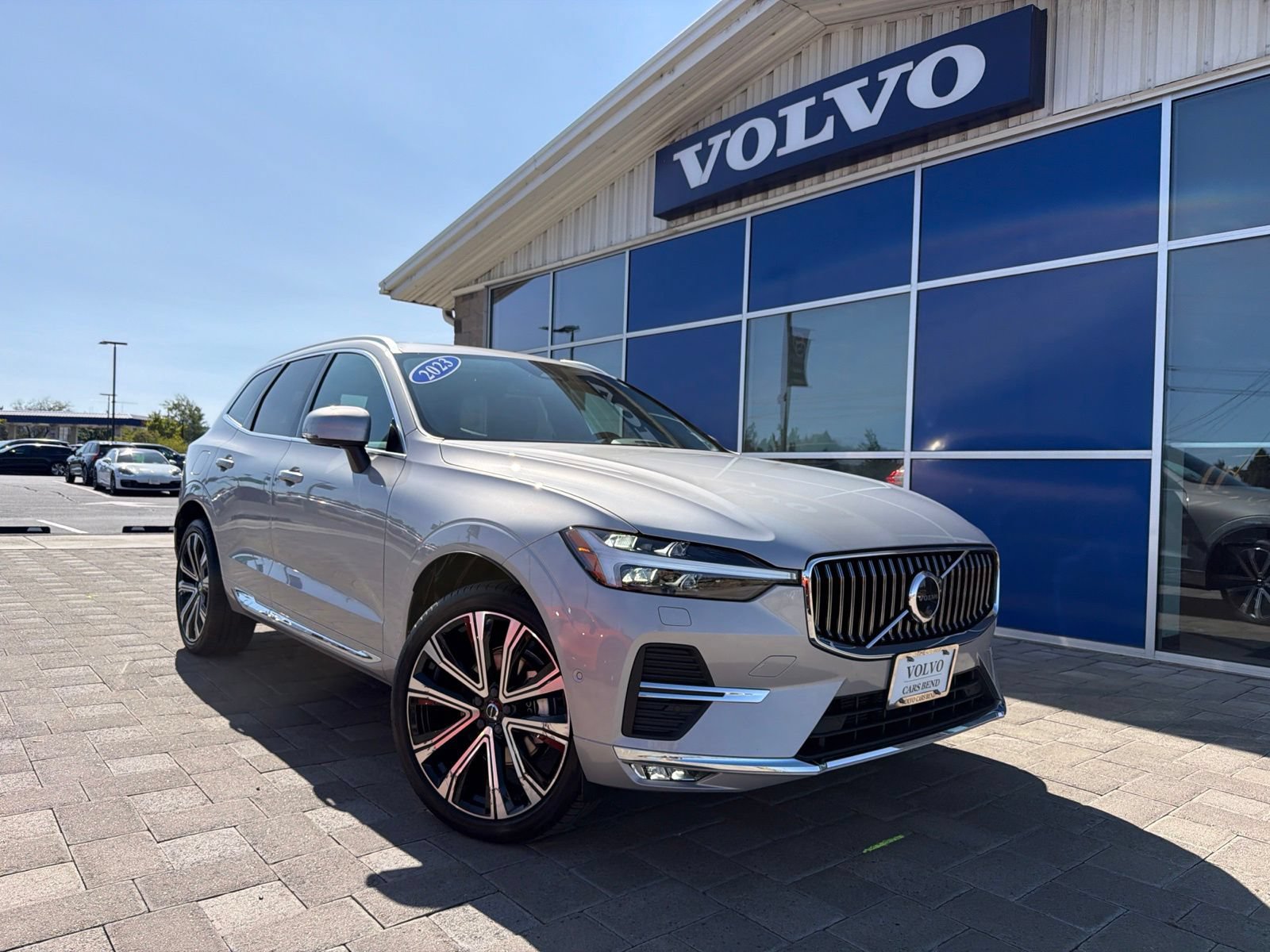 Used 2023 Volvo XC60 B5 Ultimate w/ Climate Package AWD/4WD image 1