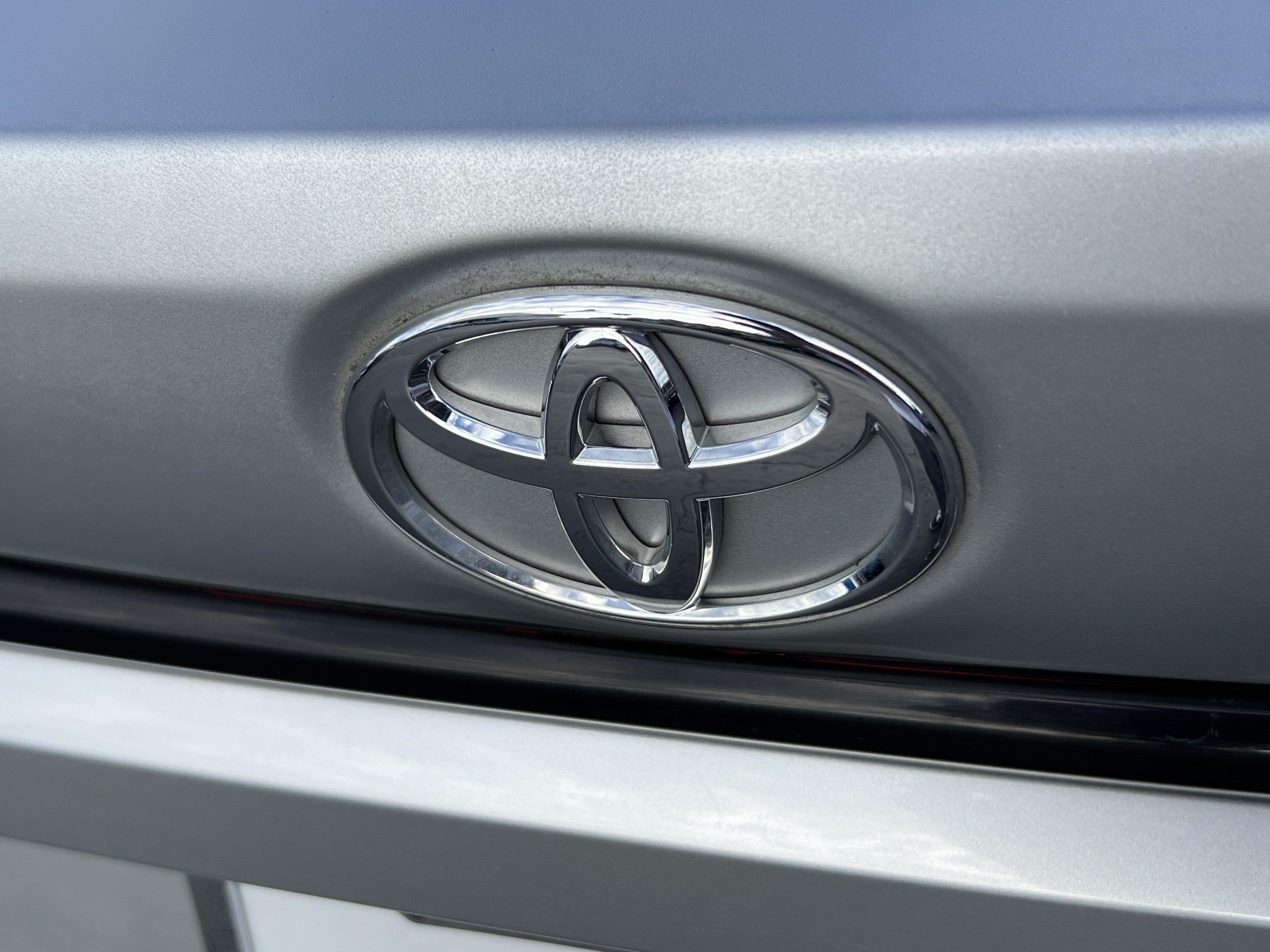 Used 2020 Toyota Corolla LE FWD image 8