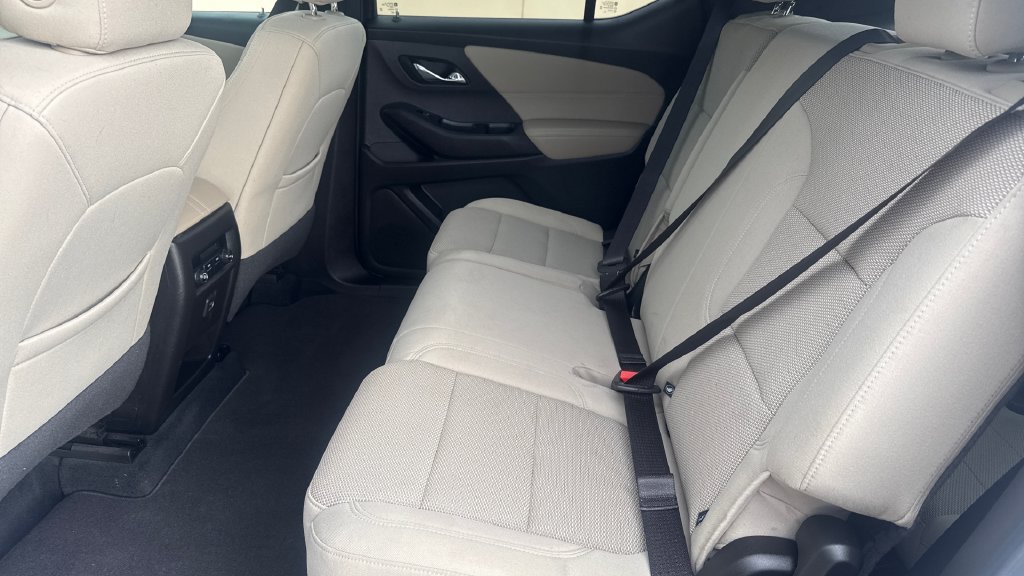 Used 2022 Chevrolet Traverse LS AWD/4WD image 10