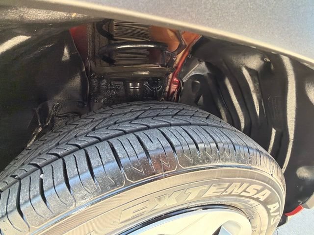 Used 2019 Toyota RAV4 LE FWD image 88
